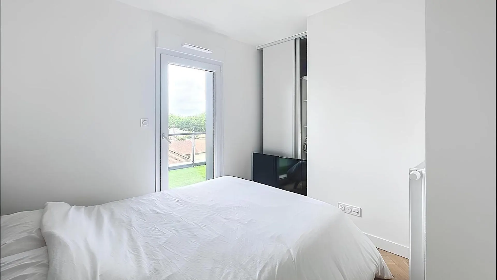 Luxurious Rooftop - 10Mins From Rennes Noyal-sur-Vilaine Франция